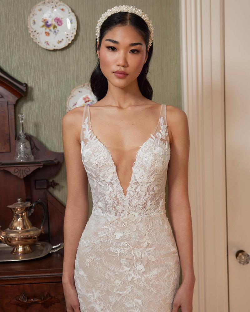 La23240 fitted sexy wedding dress with lace straps and sheath silhouette3